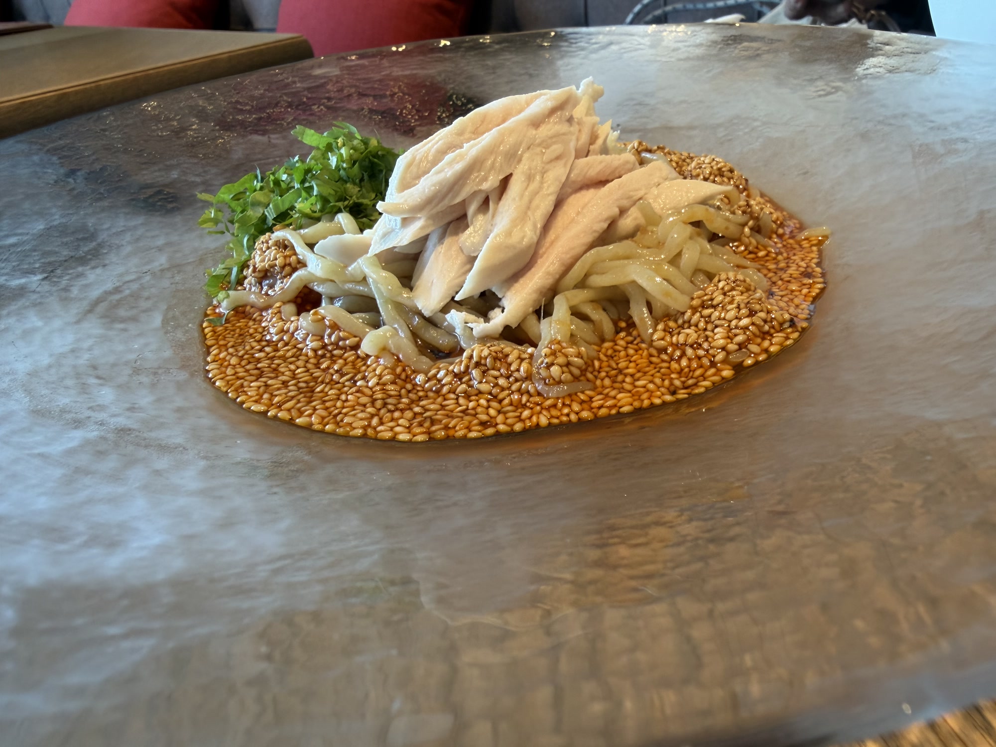 宮古そばの麺を使った冷やしごま担々麺