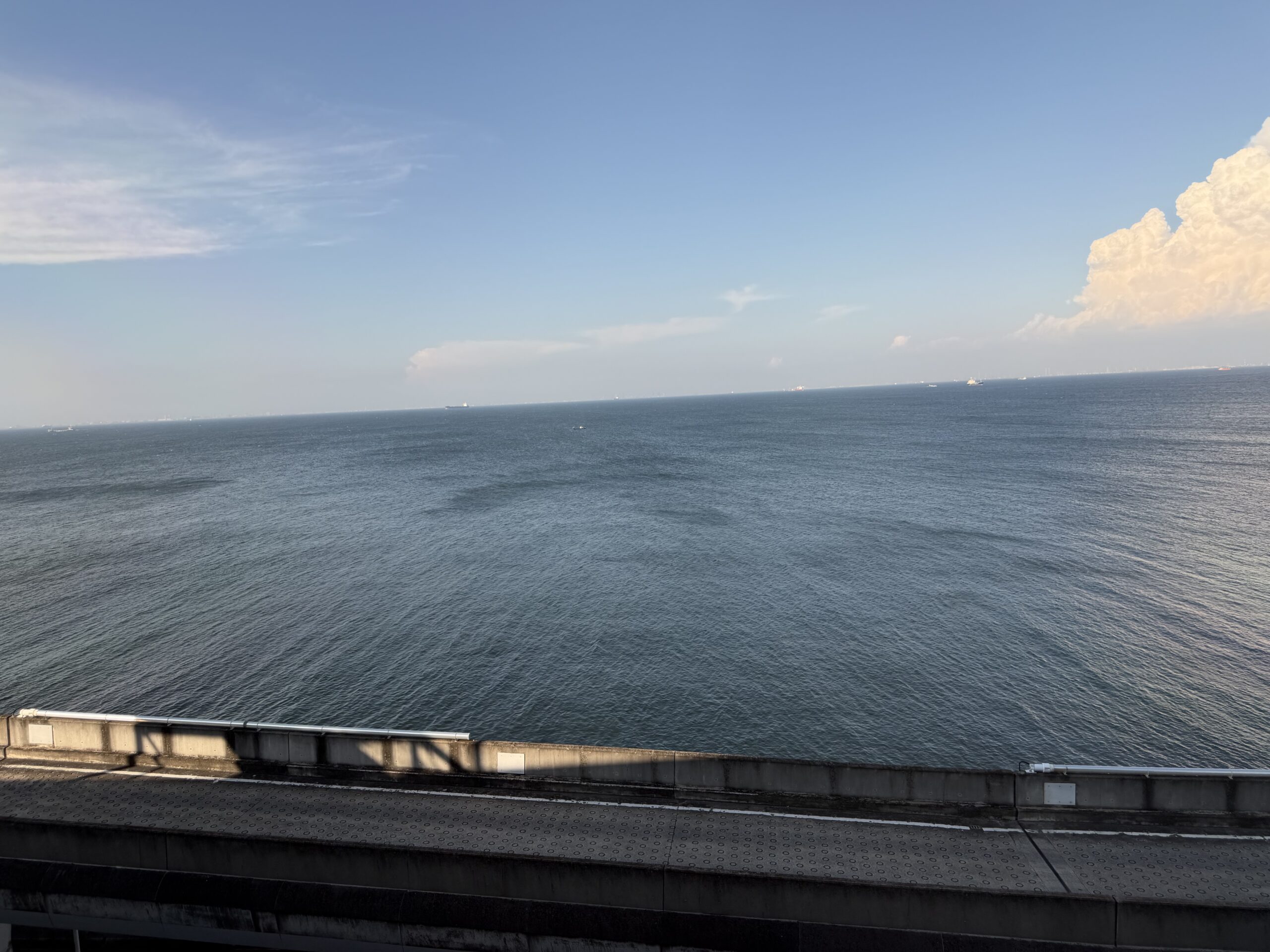 帰り道に海ほたるから眺めた東京湾